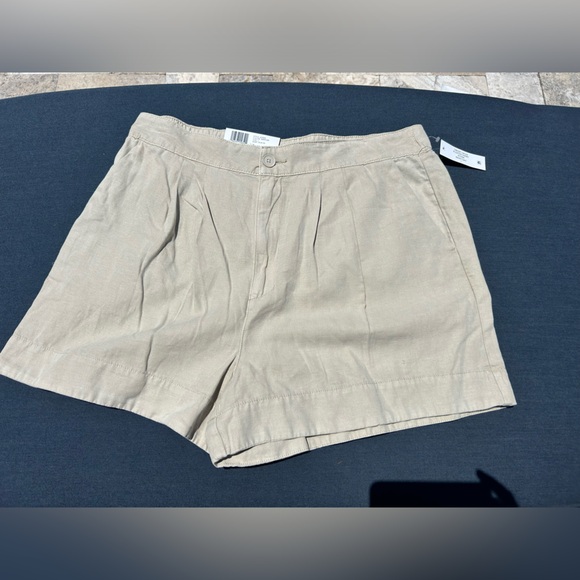 Joie Pleated Shorts